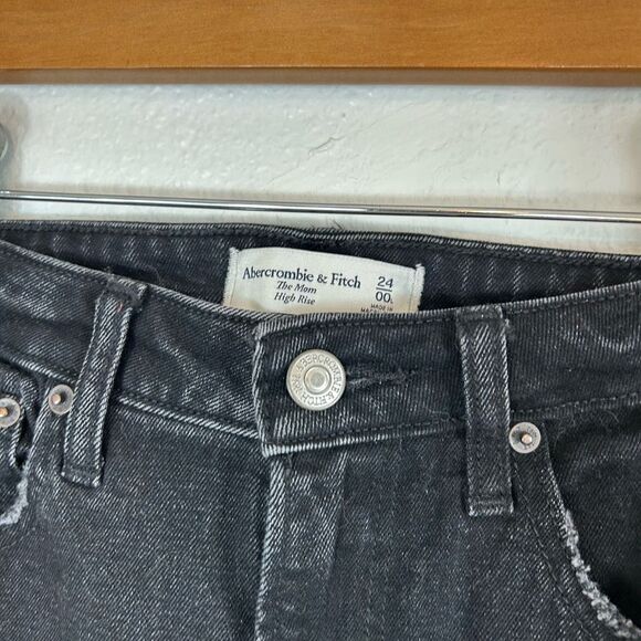 Abercrombie & fitch black mom busted knee curve love denim jean size 24 - Picture 5 of 7